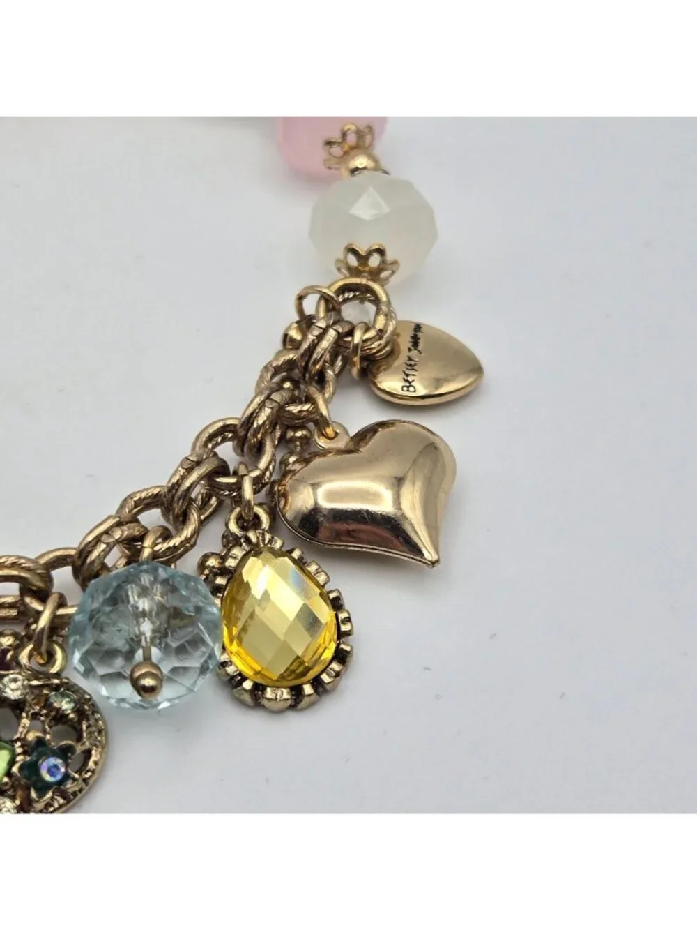 Betsy Johnson Gold Tone Charm Bracelet Pink White Beads Heart Pendants